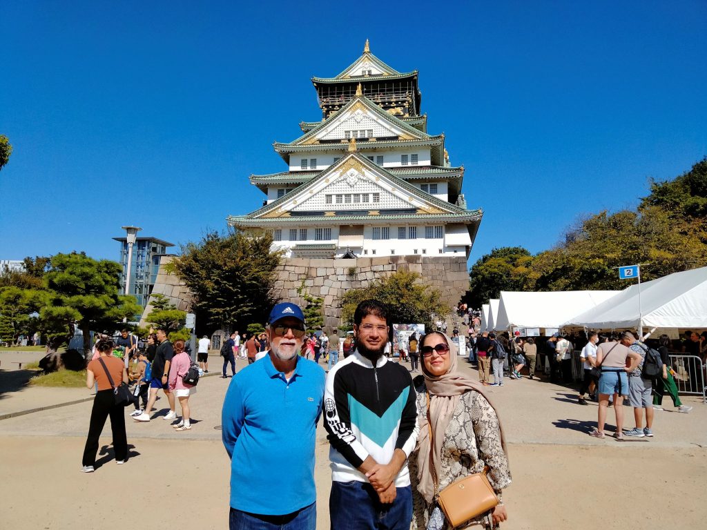 Osaka: Osaka Castle and stay there. & Shitennoji Temple