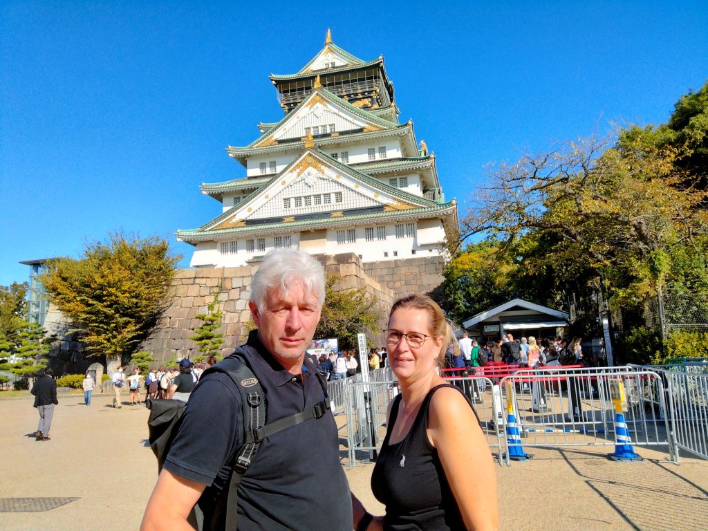 Osaka in Half a Day: Osaka Castle and stay there. & Kuromon Market