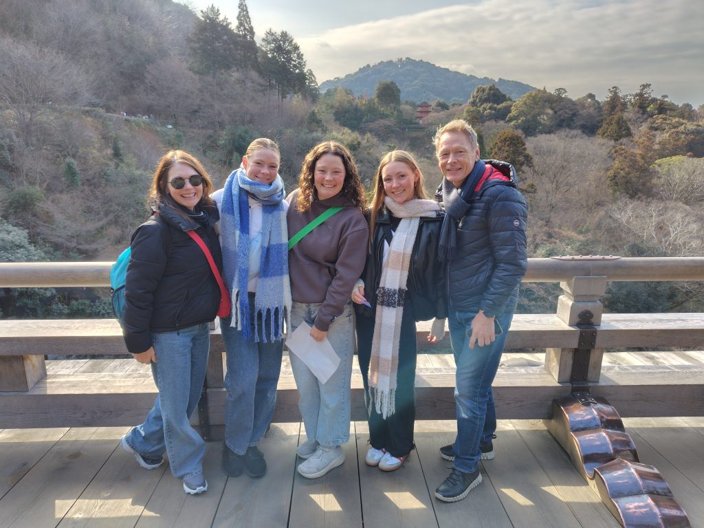 Kyoto in Half a Day: Kiyomizu-dera Temple & Sanjusangendo Temple