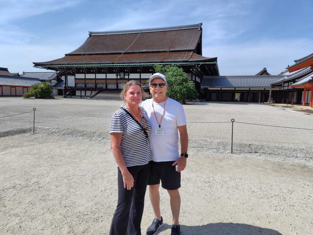 Osaka in One Day: Fushimi Inari Taisha Shrine & Kyoto Imperial Palace