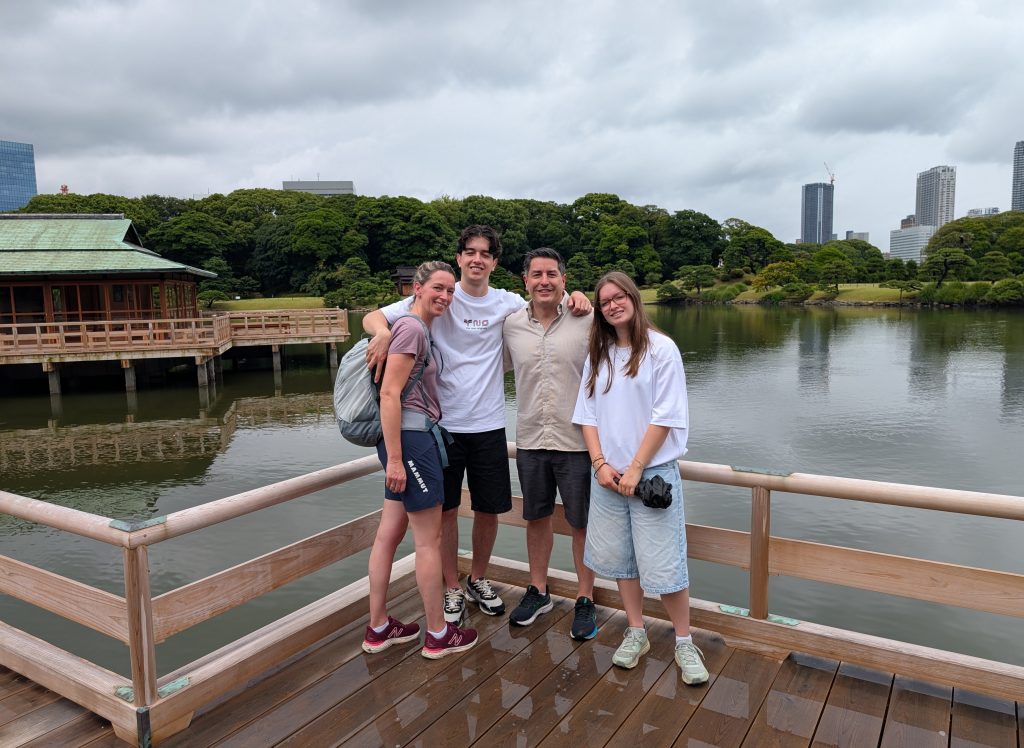 Tokyo in One Day: Asakusa・Sensoji Temple & Nezu Shrine