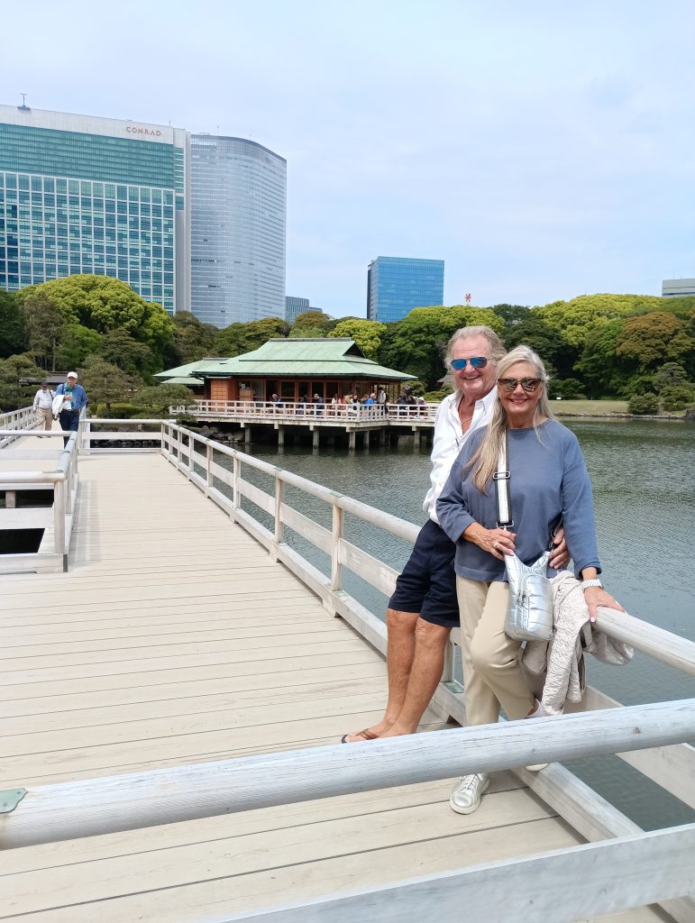 Tokyo in One Day: 1 HAMA-RIKYU GARDENS & 4 shopping