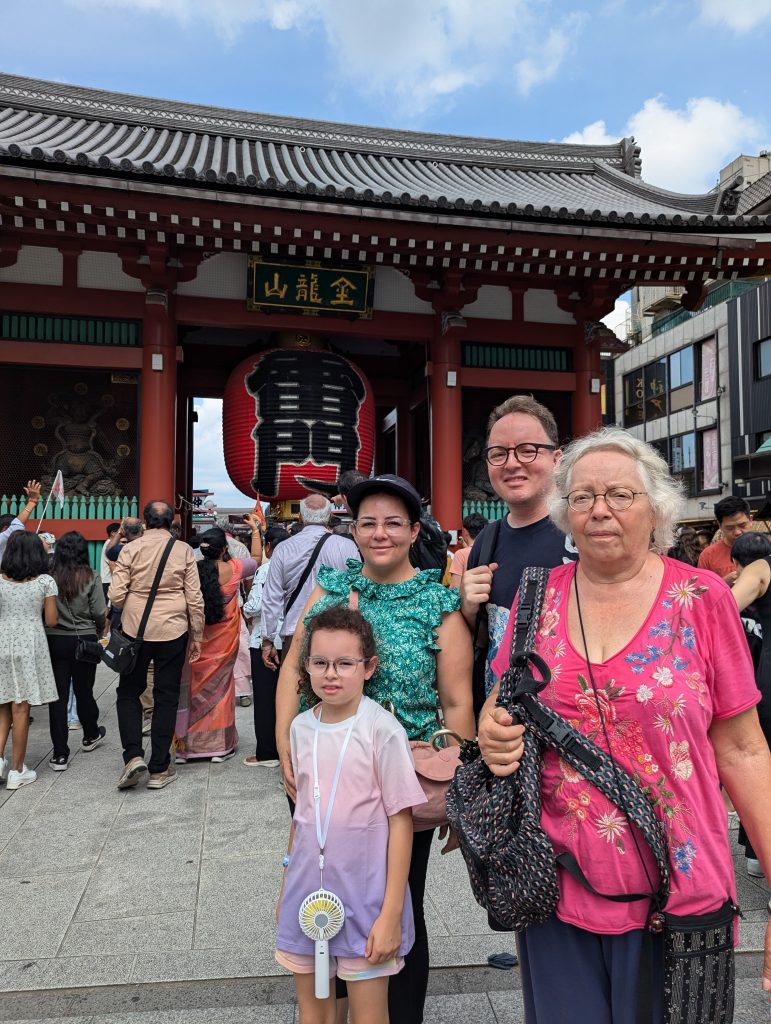 Tokyo in One Day: Nezu Shrine & Asakusa Sightseeing Cruise