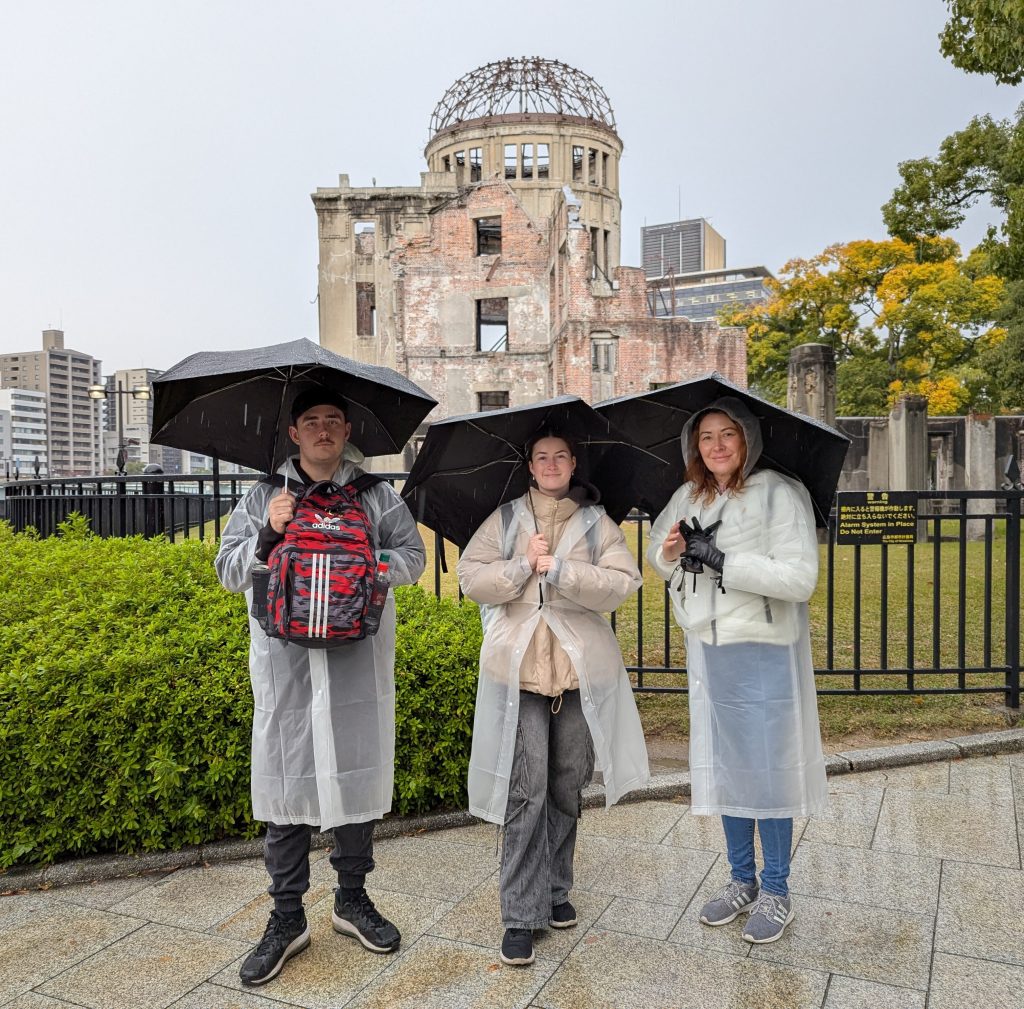 Hiroshima in One Day: Peace Memorial Museum & Hiroshima Castle