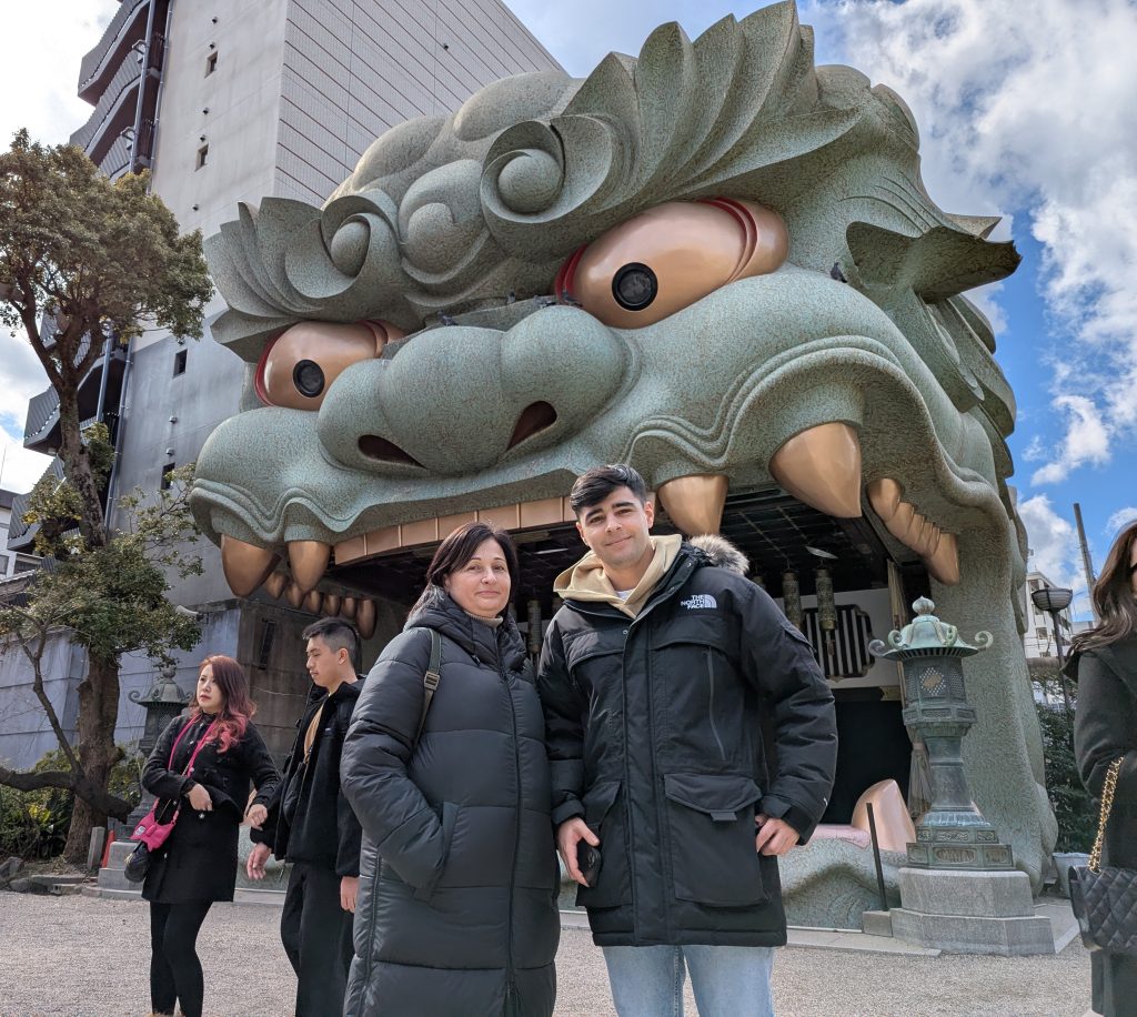 Osaka in Half a Day: Osaka Castle & Namba Yasaka Shrine