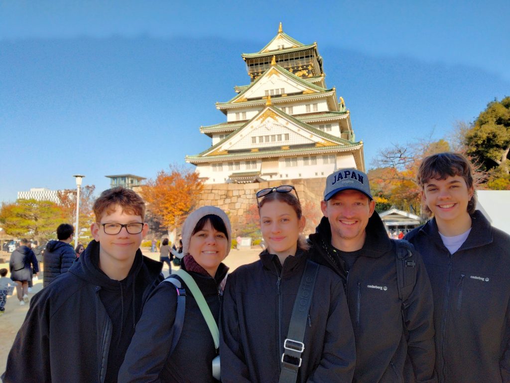 Osaka in One Day: Osaka Castle and stay there & Umeda Sky building
