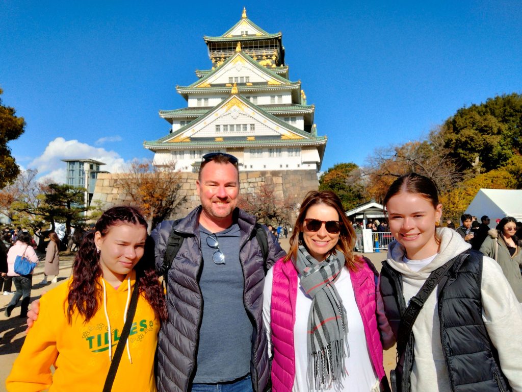 Osaka in Half a Day: Osaka Castle and stay there. & Dotombori