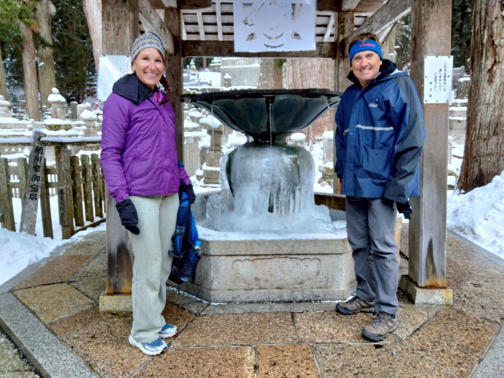 Wakayama in Half a Day: Stay at Okunoin & Koyasan Station (410 yen)