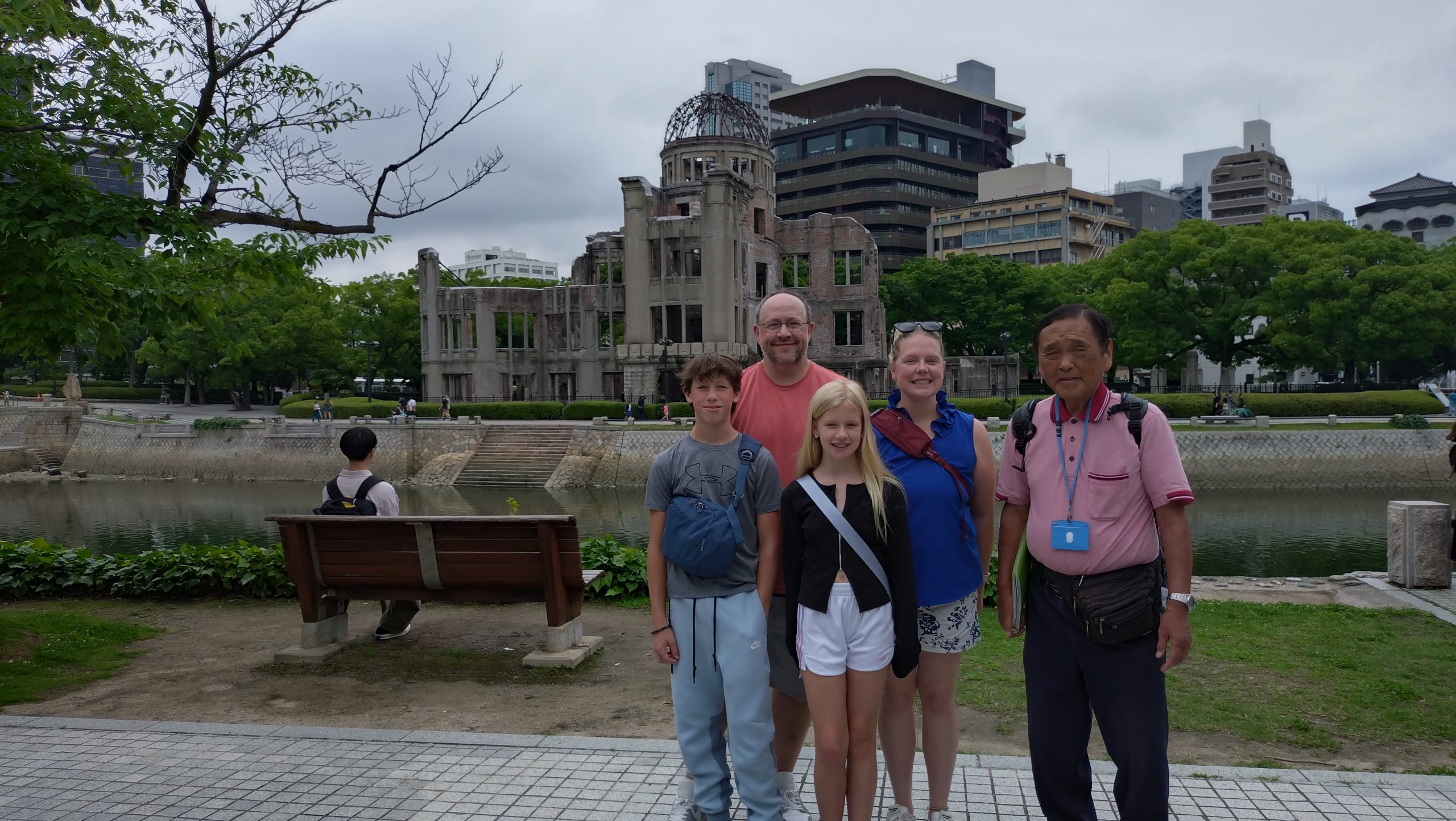 Hiroshima: Travel by bus to the Museum & Shukkeien Garden