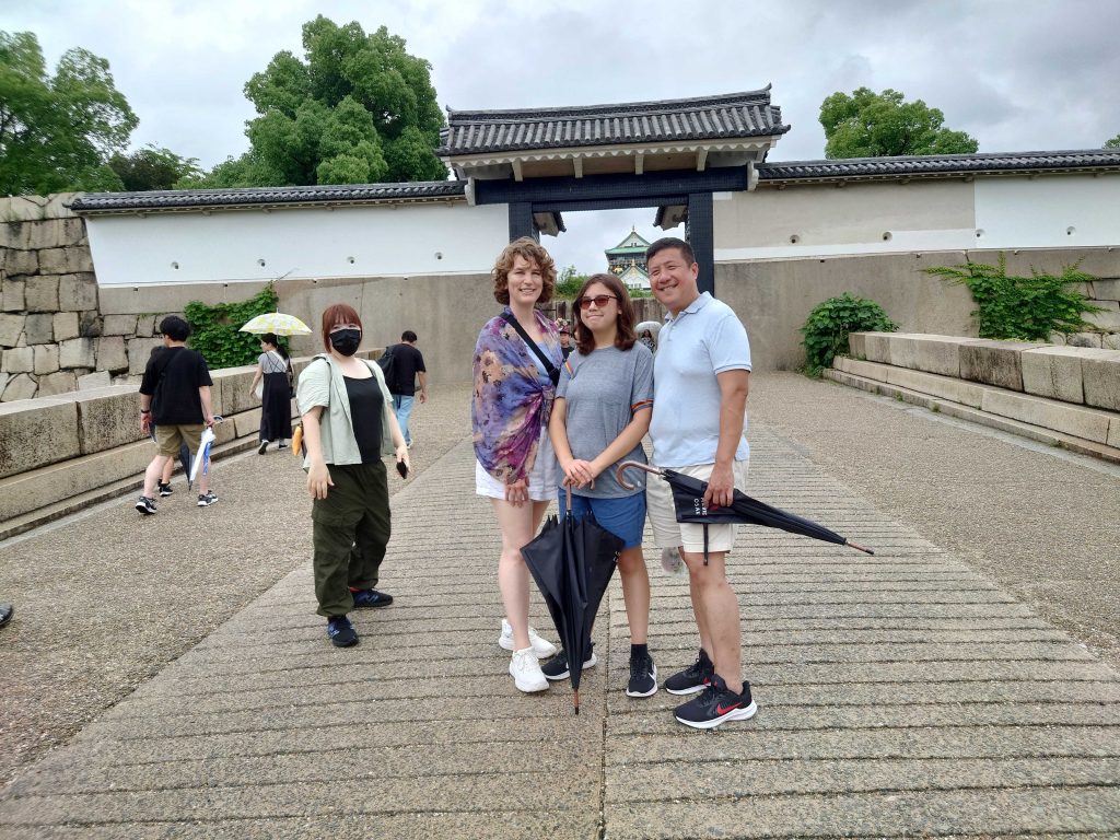 Osaka in Half a Day: @ Osaka Castle (exterior only) & @ Shinsekai