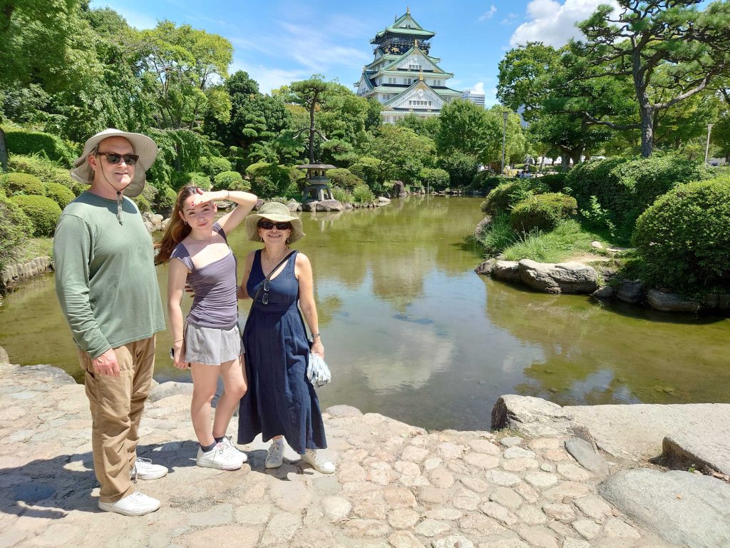 Osaka in Half a Day: at Shitenno-ji Temple & at Kuromon Market