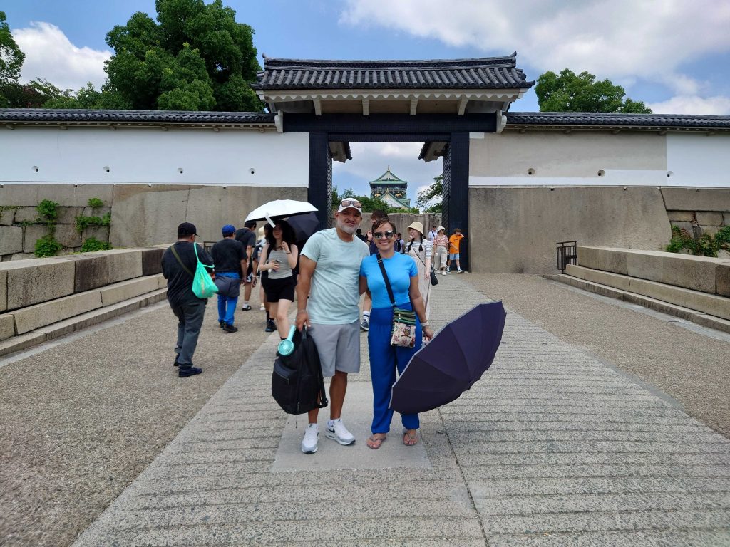 Osaka in Half a Day: @ Osaka Castle & @ Shitennoji Temple