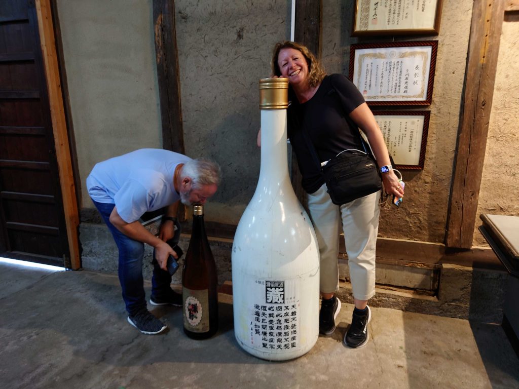 Hyogo in Half a Day: at Himeji Castle & at Nadagiku Sake Brewery