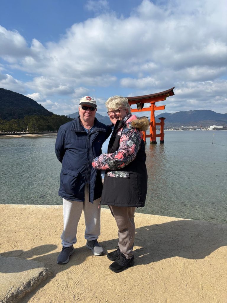 Hiroshima in One Day: Miyajima sightseeing & Hondori