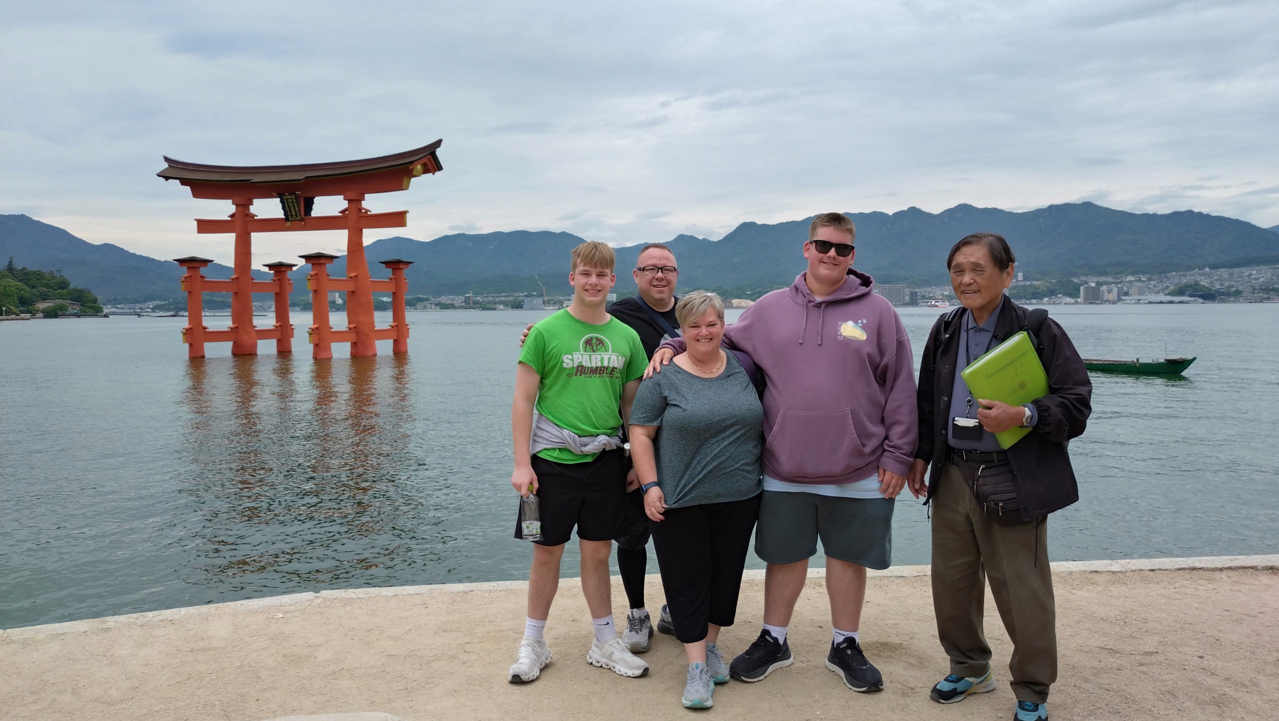 Hiroshima in One Day: Miyajimaguchi Station & Hiroshima Station
