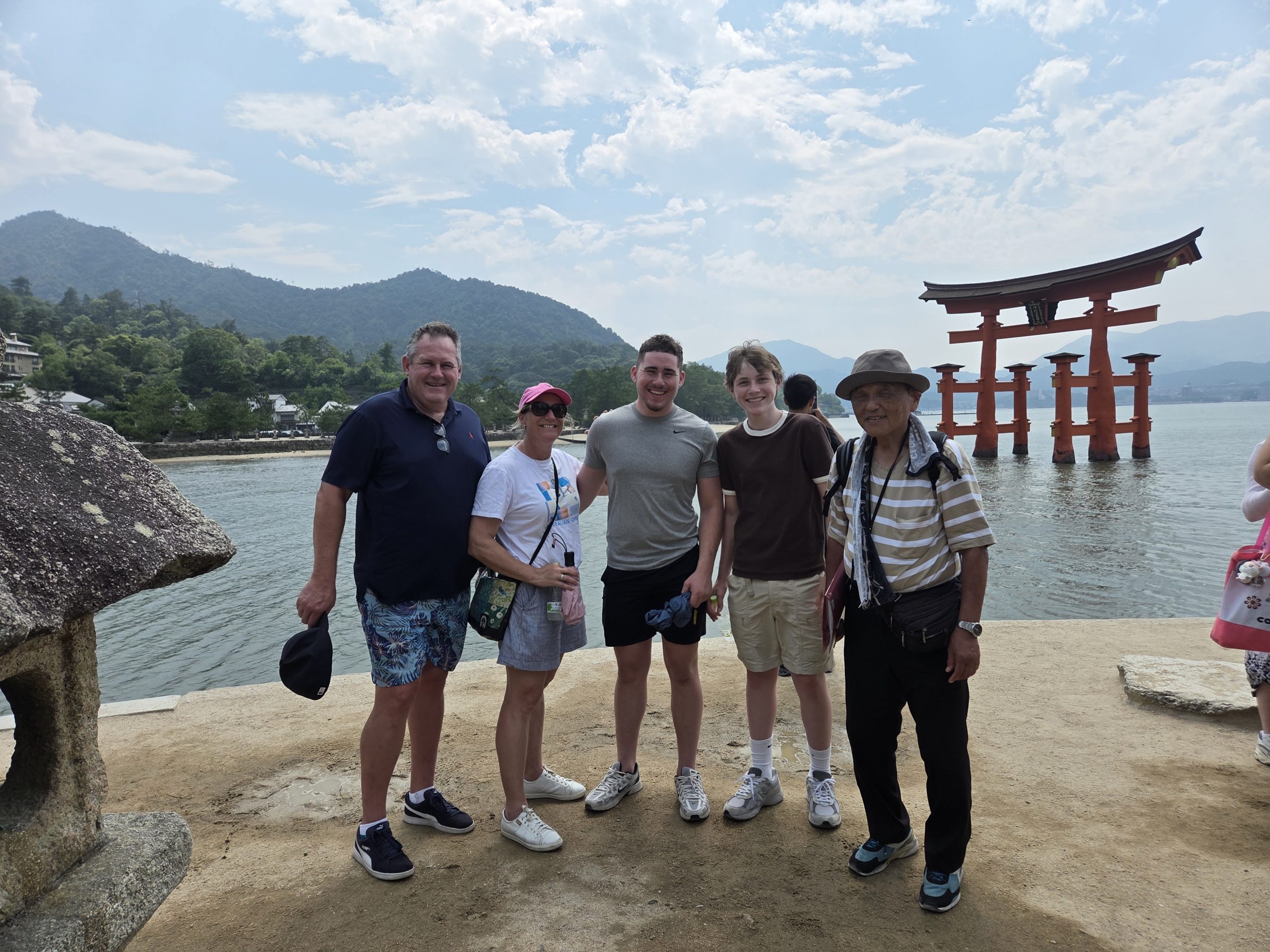Hiroshima in One Day: hypocenter & Hiroshima Station