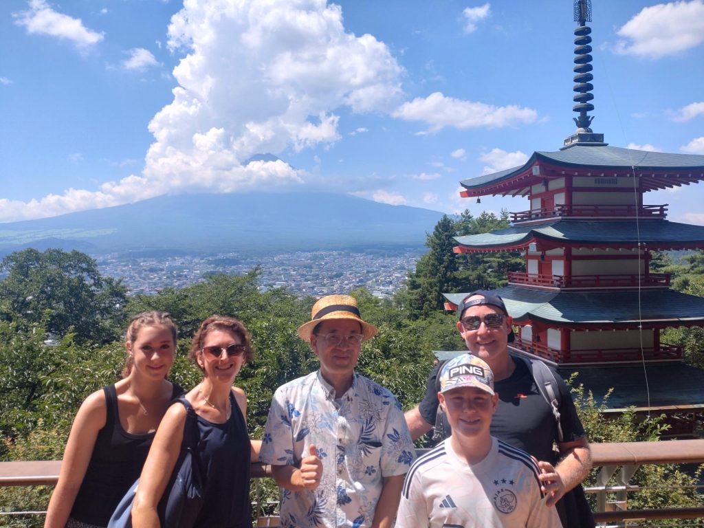 Yamanashi: By hire car to Oshino Hakkai & @Oishi Park