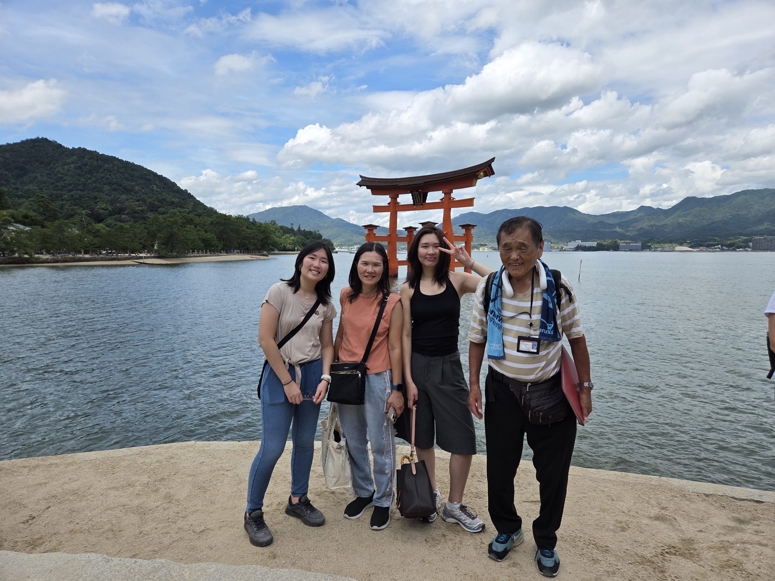 Hiroshima in Half a Day: Hiroshima Station & Miyajimaguchi Station