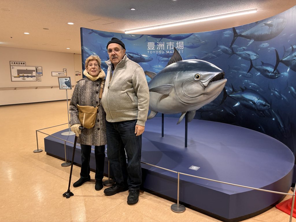 Tokyo: Observe the tuna auction & Tsukiji