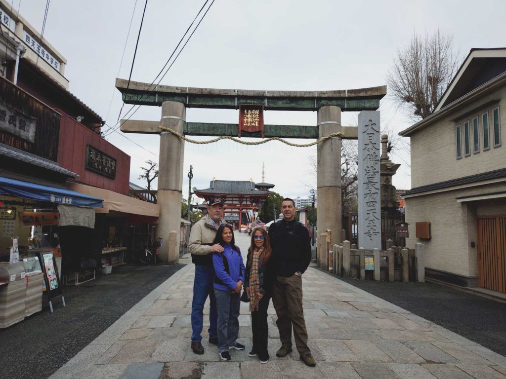 Osaka in Half a Day: @ Shitennoji Temple & @ Kuromon Market