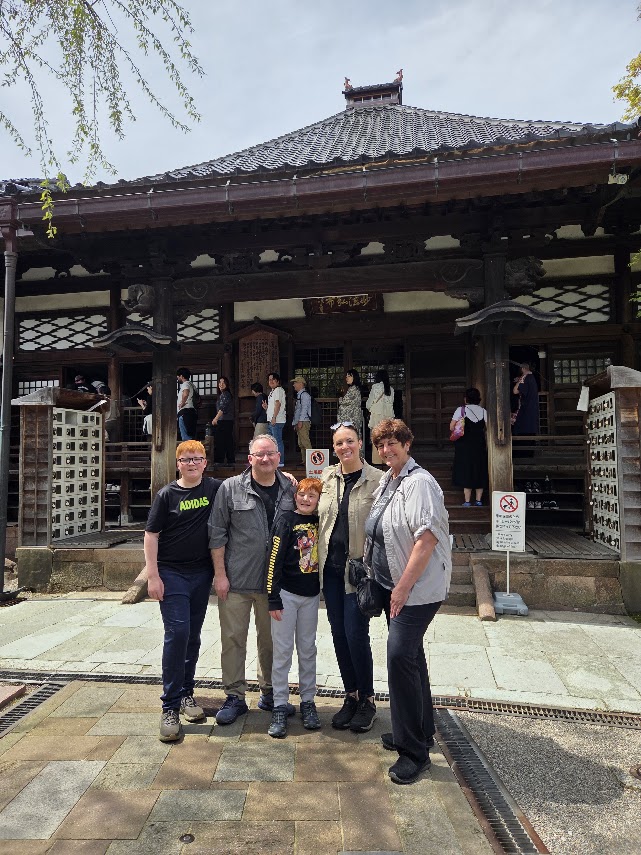 Ishikawa in Half a Day: a kimono shop in Omicho