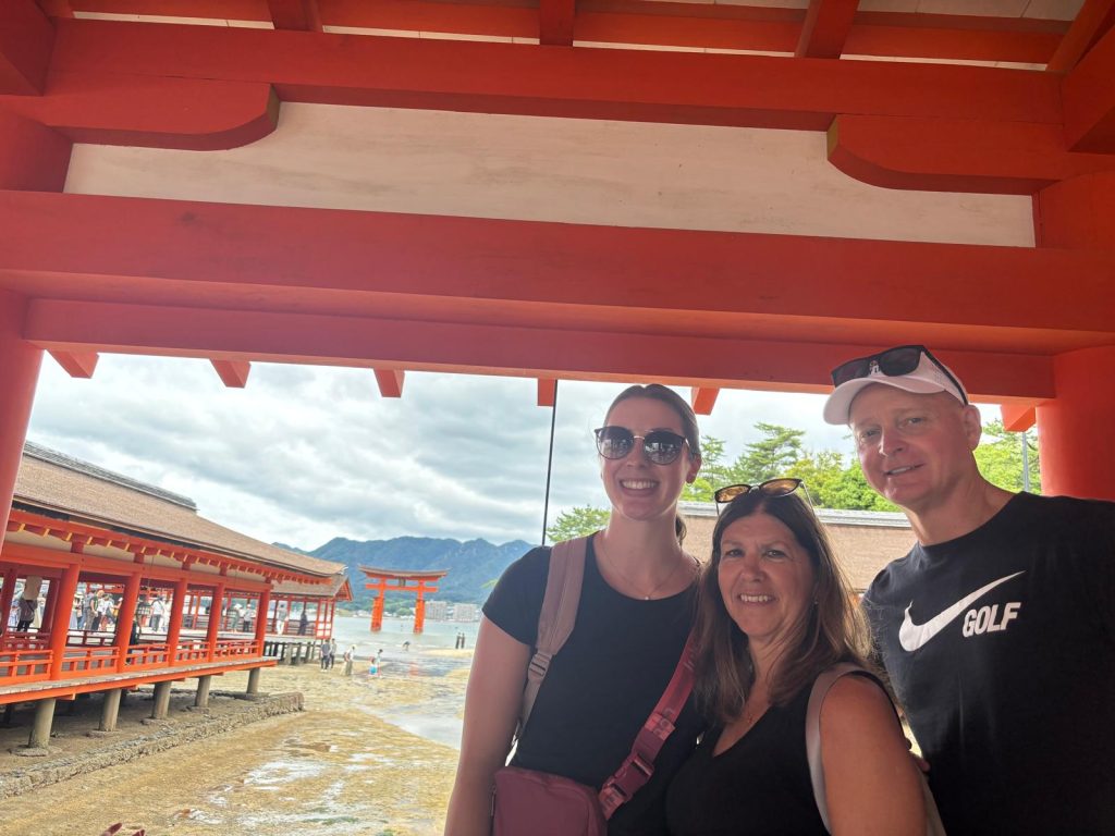 Hiroshima in One Day: Travel to Miyajima & Travel to Hiroshima
