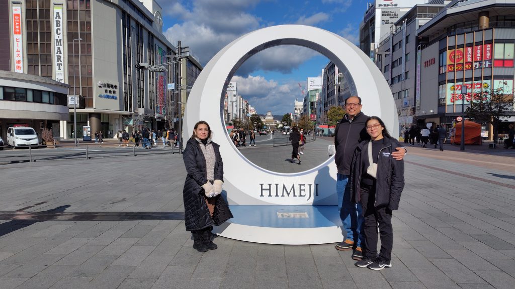 Hyogo in Half a Day: Sightseeing at Himeji & Stroll through Kokoen