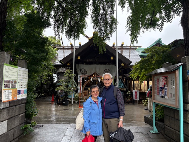 Tokyo in Half a Day: Tsukiji Hongwanji Temple & Tsukiji Outer Market