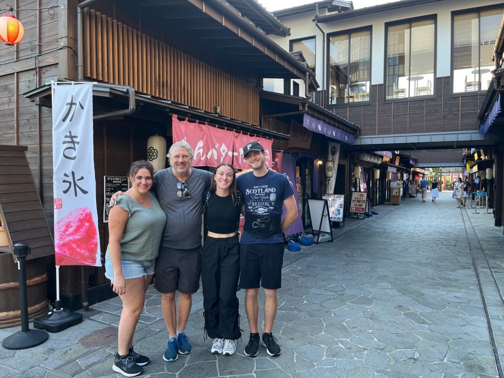 Toyosu Tuna Auction & Tsukiji Local Food Tour