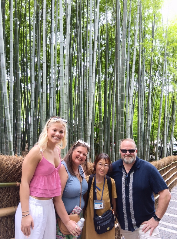Kyoto in Half a Day: @Sagano & @Adashino Nenbutsu-ji