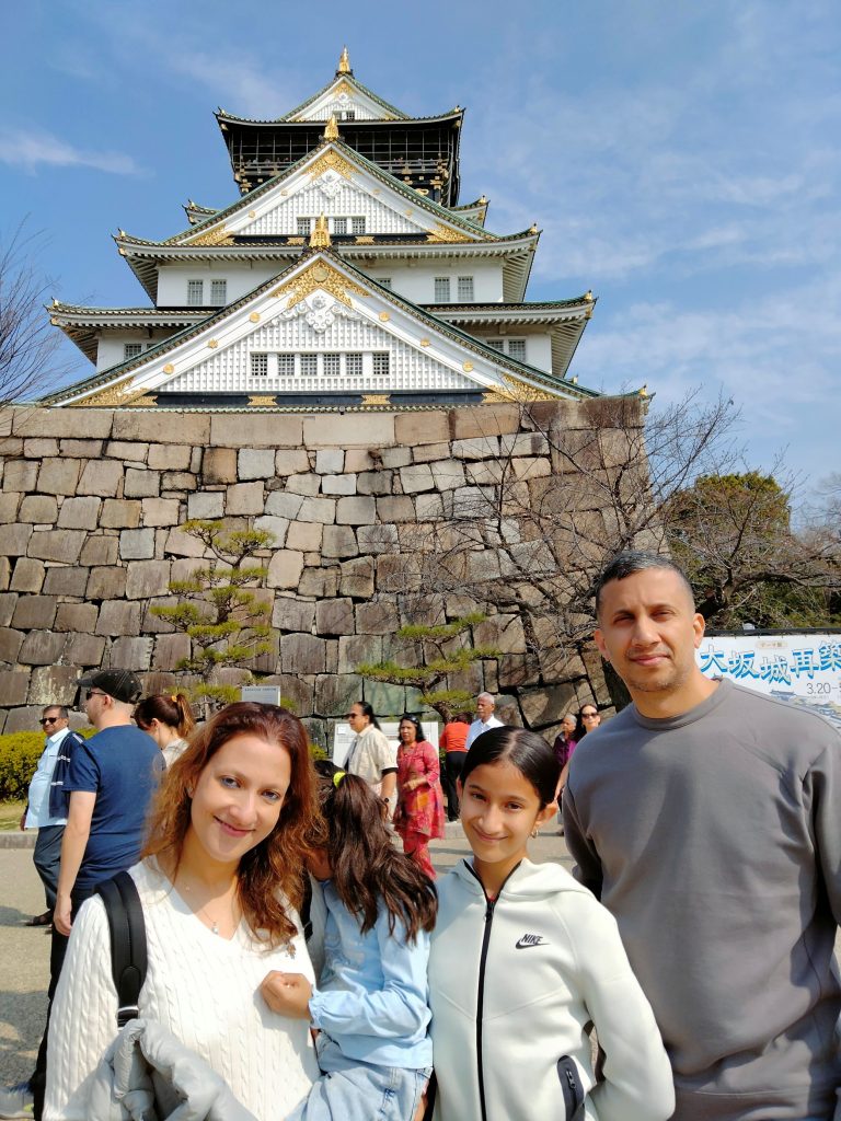 Osaka: Osaka Castle and stay there. & Kuromon Market / Dotonbori