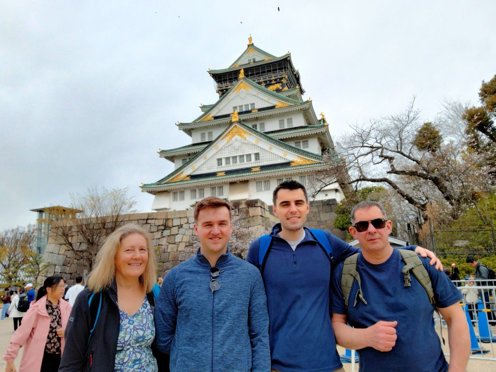 Osaka in Half a Day: Osaka Castle and stay there. & Tsutenkaku Tower