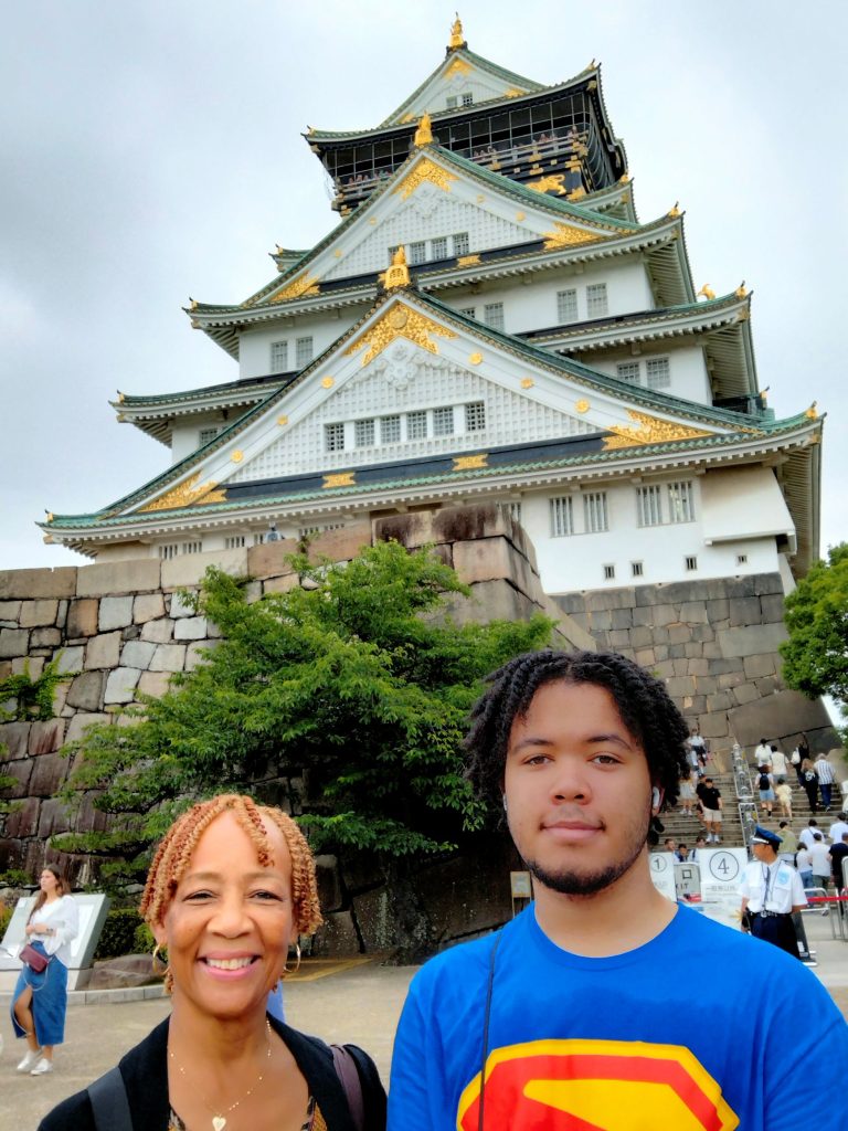 Osaka in Half a Day: Osaka Castle and stay there. & Dotonbori District