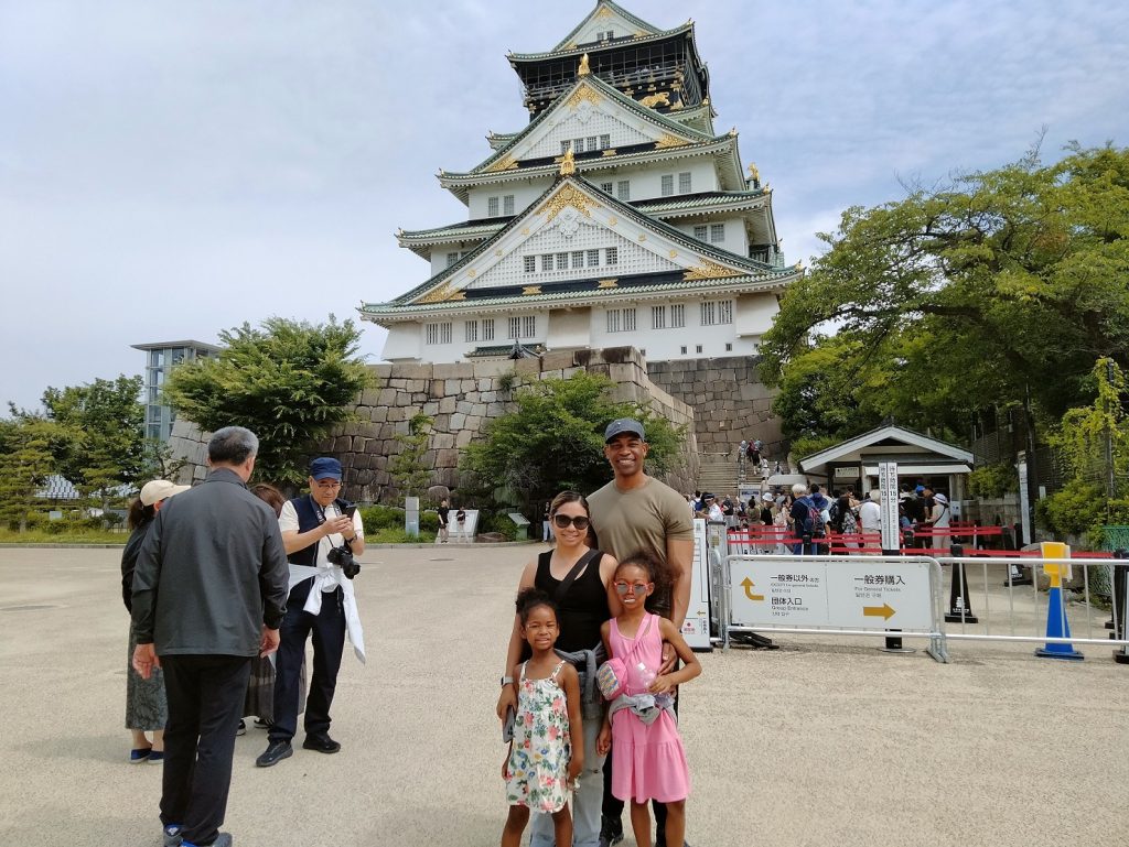 Osaka in Half a Day: Hokoku Shrine　Stay　