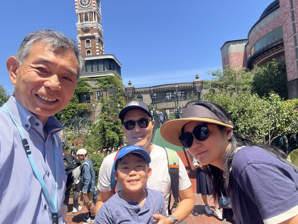 Hokkaido in Half a Day: Shiroi Koibito Park & Sapporo Outer Market