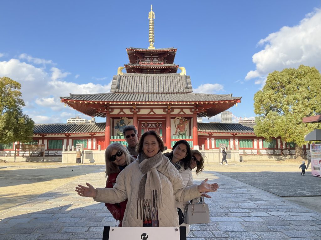 Osaka in Half a Day: @ Shitennoji Temple & @ Kuromon Market