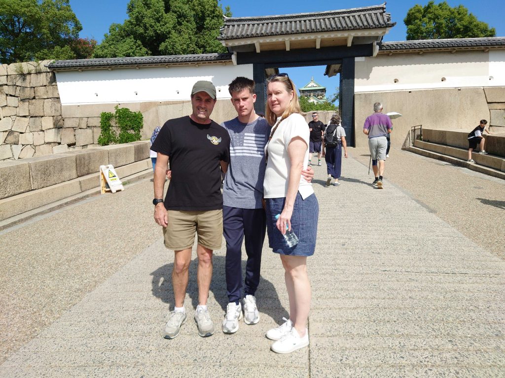 Osaka: @ Shitennoji Temple & @ Doguyasuji