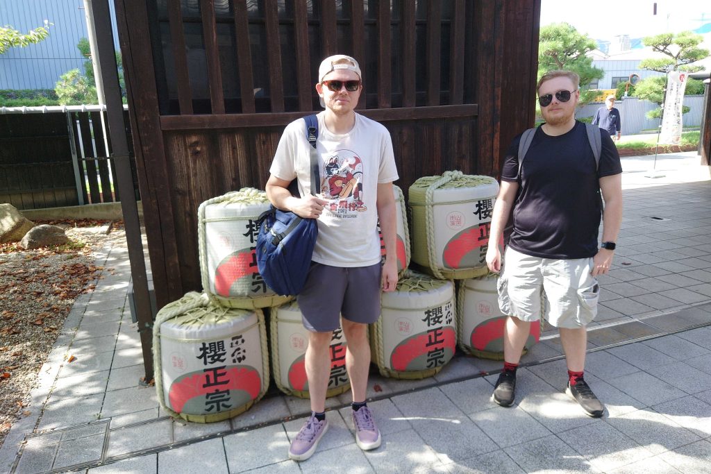 Hyogo: @ Hamafukutsuru Ginjo Kobo & @ Ikuta Shrine