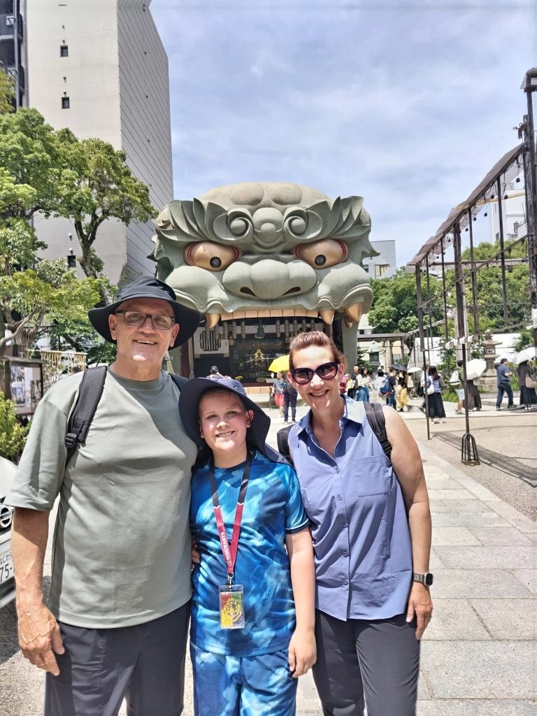 Osaka in Half a Day: Namba - Namba Yasaka Shrine