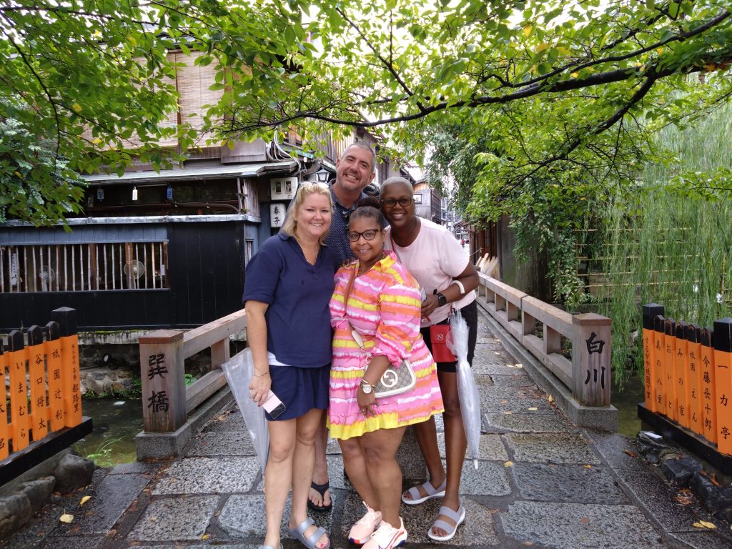Kyoto: to 12:10       Gion & to 14:00        Nishiki Market