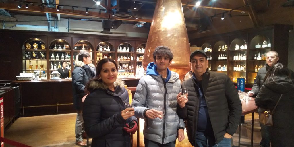 Hokkaido: Otaru Canal & Shopping at Sakaimachi Street