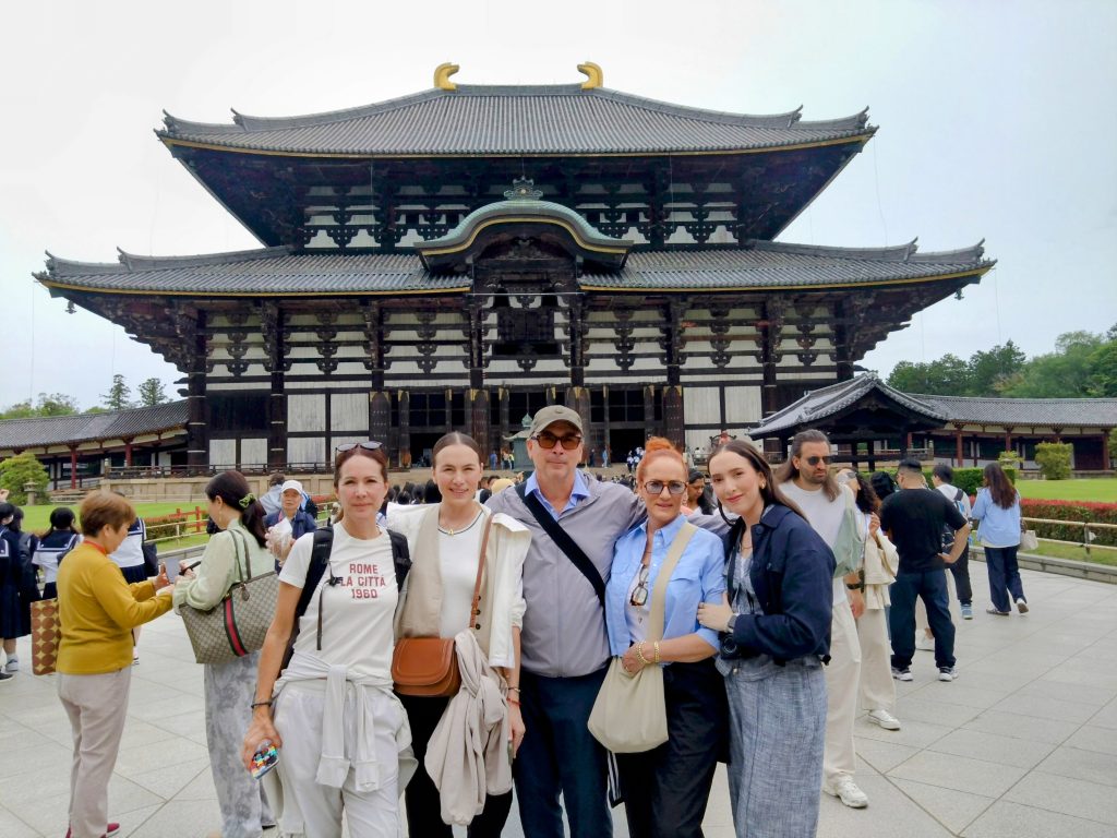 Kyoto: to 10:00   Nara Park & to 11:15    Todai-ji Temple