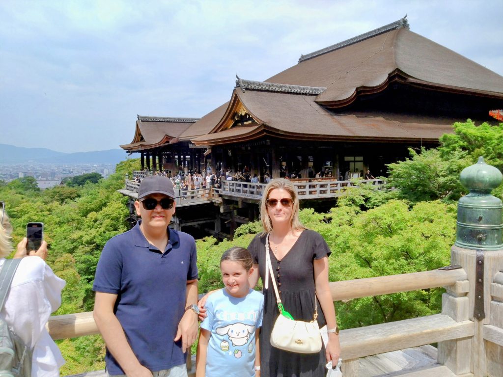 Osaka in One Day: to 09:30  Fushimi Inari Taisha