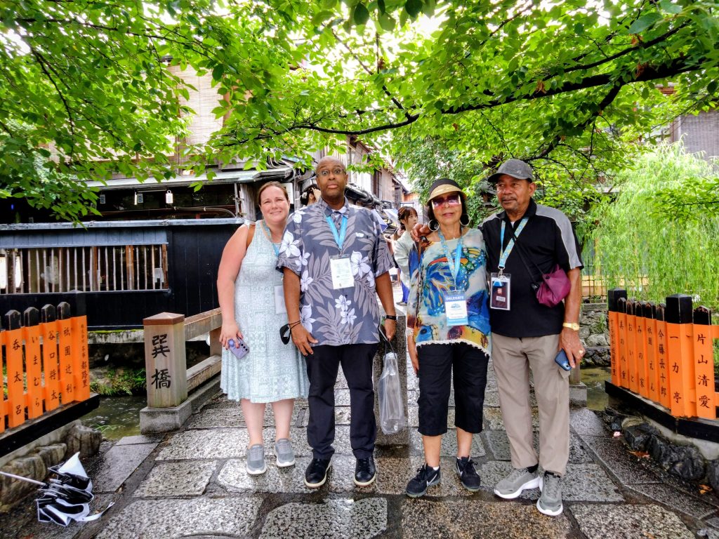 Kyoto: to 12:10        Gion & to 15:50        Nishiki Market