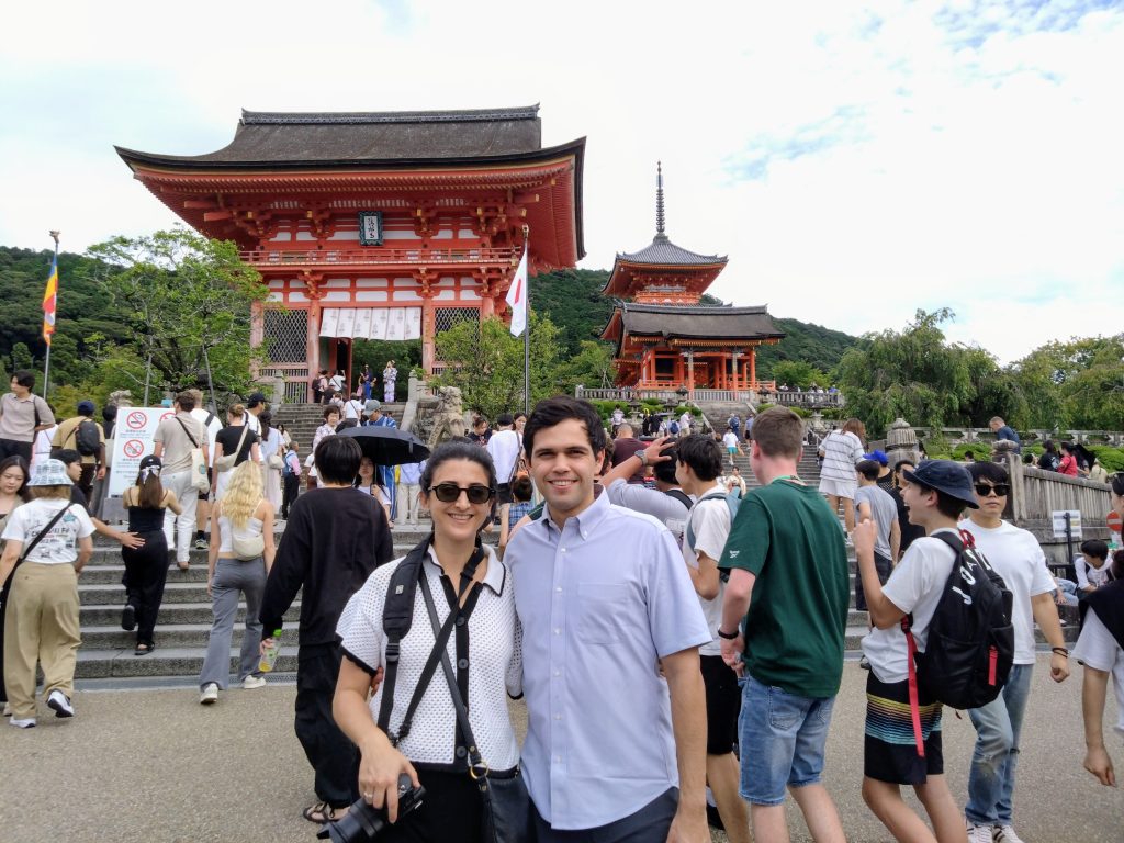 Kyoto in One Day: to 11:30    Ginkaku-ji & to 15:50     Yasaka Pagoda