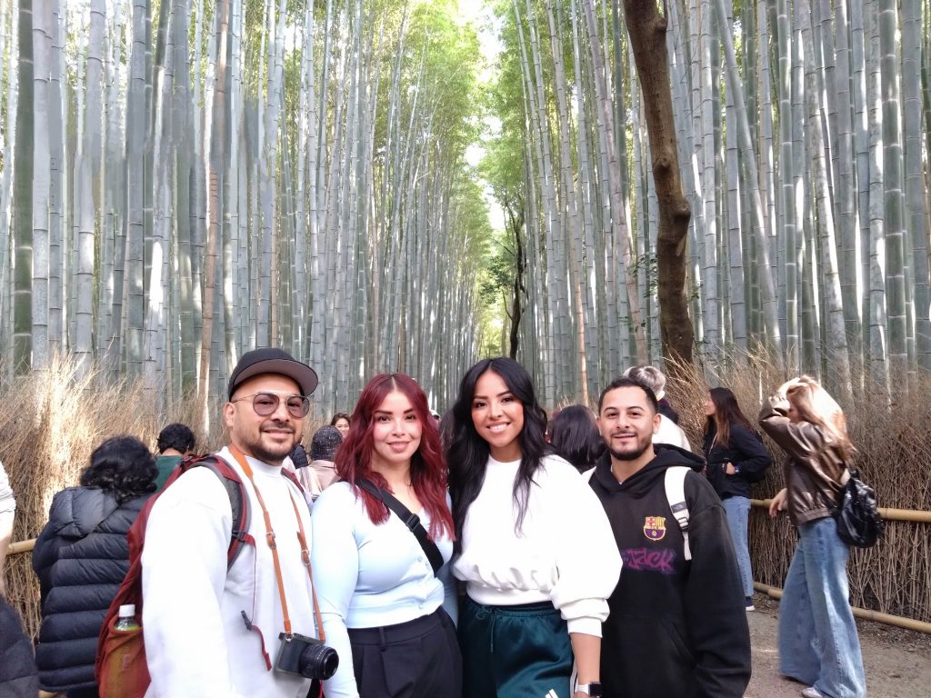 Kyoto: to 14:20      Tenryu-ji Temple & to 15:25      Monkey Park