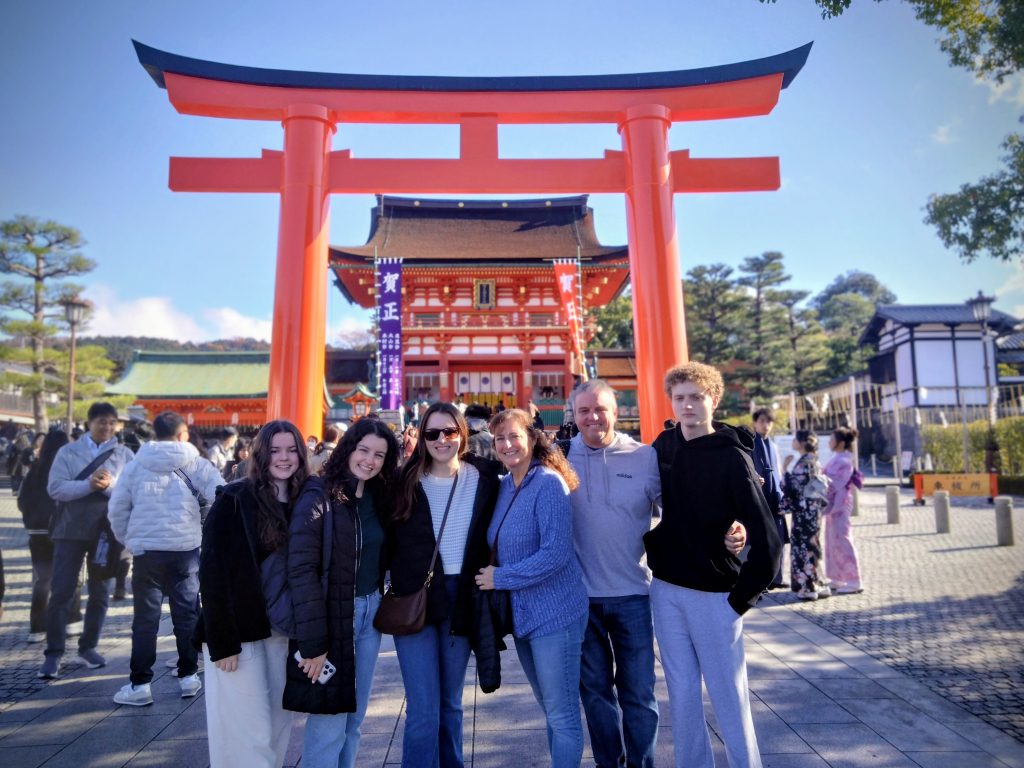 Kyoto: to 09:50  Kinkaku-ji Temple & to 12:00    Kiyomizu-michi