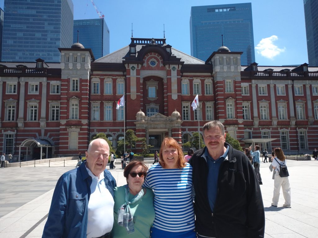 Tokyo: 1. TSUKIJI Outer Market & back to the hotel