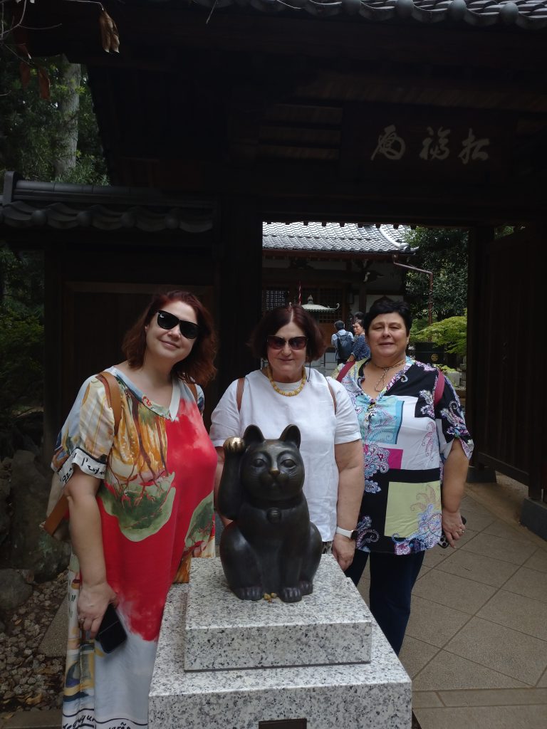 Tokyo: 1 GOTOKU-JI Temple & back at the hotel