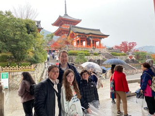 Kyoto in One Day: Yasaka Shrine & Fushimi Inari Taisha Shrine